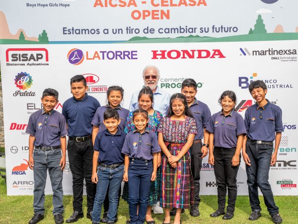 Corporación Aicsa, construyendo una Guatemala mejor Corporación Aicsa, construyendo una Guatemala mejor