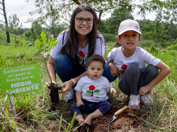Corporación Aicsa, construyendo una Guatemala mejor Corporación Aicsa, construyendo una Guatemala mejor